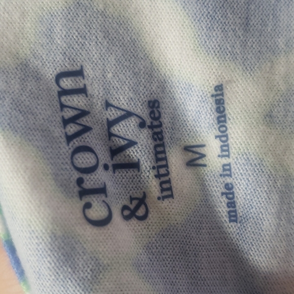 Crown and Ivy m assymetrical slip on diamond pattern etched pompom hem sleeveles - Picture 6 of 8